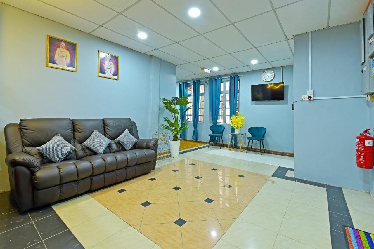 Oyo 90672 De Paradise Turtle Hotel Kerteh Kültér fotó