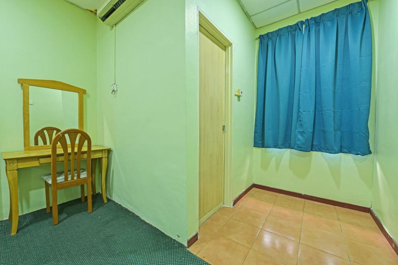 Oyo 90672 De Paradise Turtle Hotel Kerteh Kültér fotó