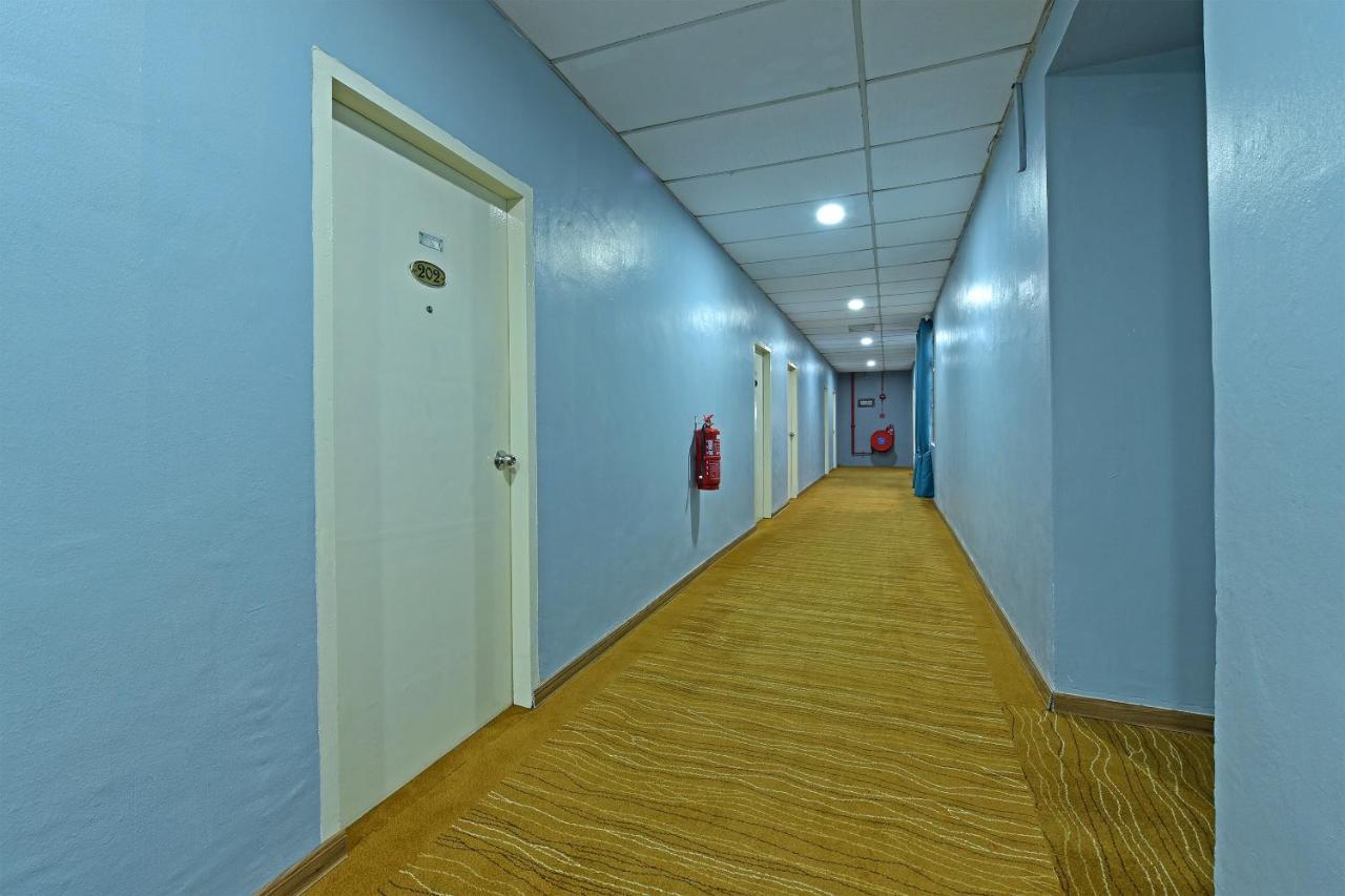 Oyo 90672 De Paradise Turtle Hotel Kerteh Kültér fotó