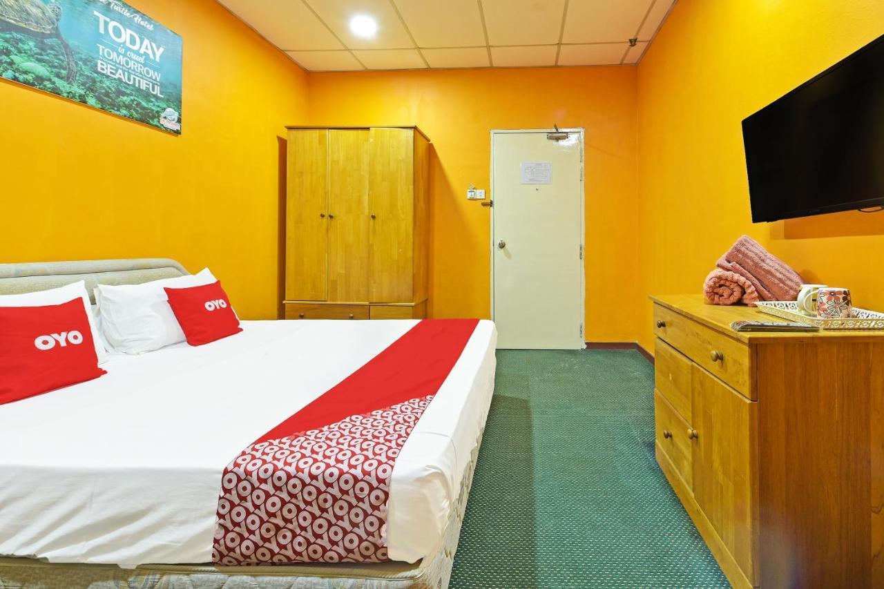 Oyo 90672 De Paradise Turtle Hotel Kerteh Kültér fotó