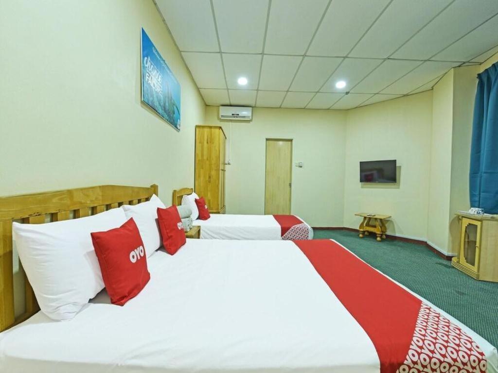 Oyo 90672 De Paradise Turtle Hotel Kerteh Kültér fotó